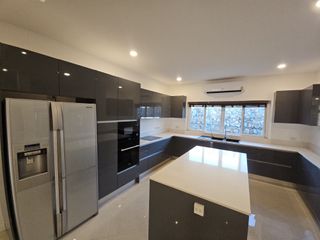 Villa zum Kauf und zur Miete mit 5 Zimmer in Bang Lamung, Chonburi