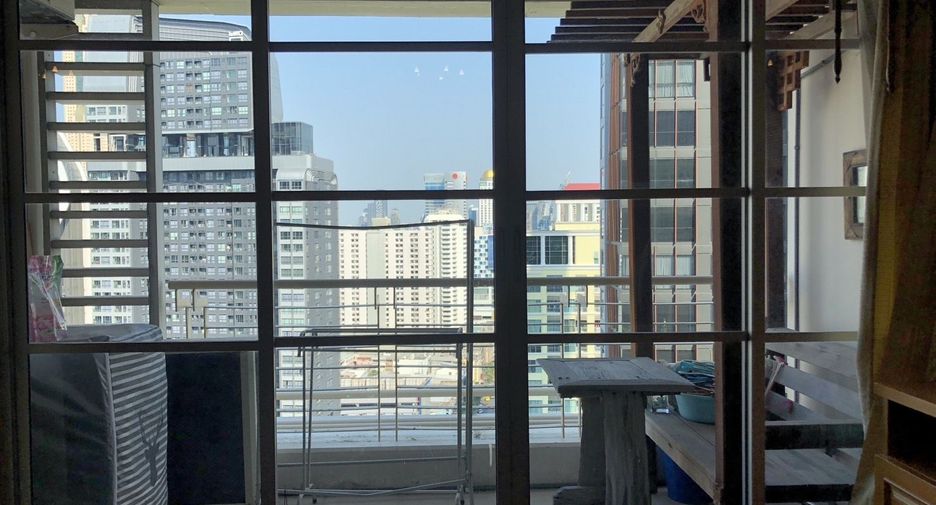 For rent 2 bedrooms condo in Ratchathewi, Bangkok