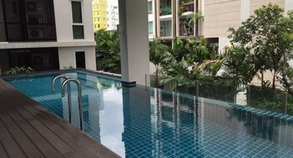 For sale 1 bed condo in Phra Khanong, Bangkok