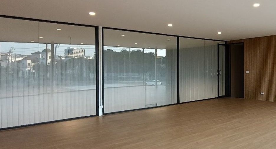 For rent retail Space in Chom Thong, Bangkok