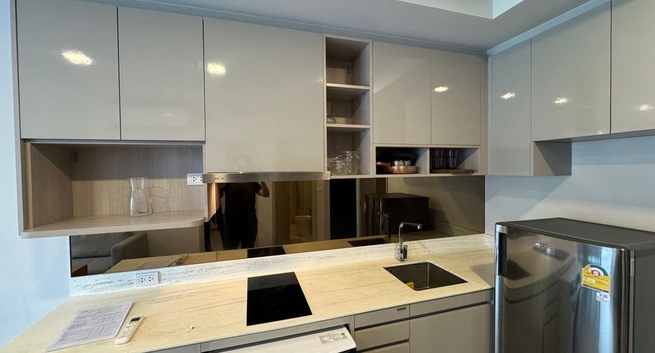 For rent 1 bed condo in Khlong Toei, Bangkok