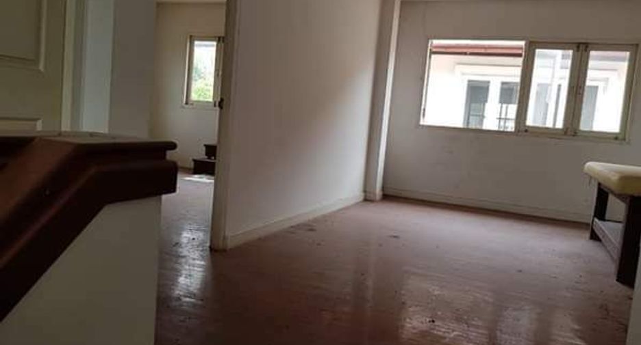 For sale 7 bedrooms house in Nong Chok, Bangkok