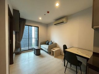 Condo en alquiler de 2 habitaciones en Huai Khwang, Bangkok