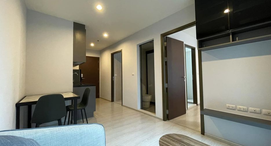 For rent 2 bedrooms condo in Huai Khwang, Bangkok