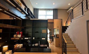 À louer 3 chambres maison à Yan Nawa, Bangkok