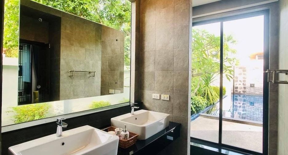 For sale 3 bedrooms villa in Mueang Phuket, Phuket