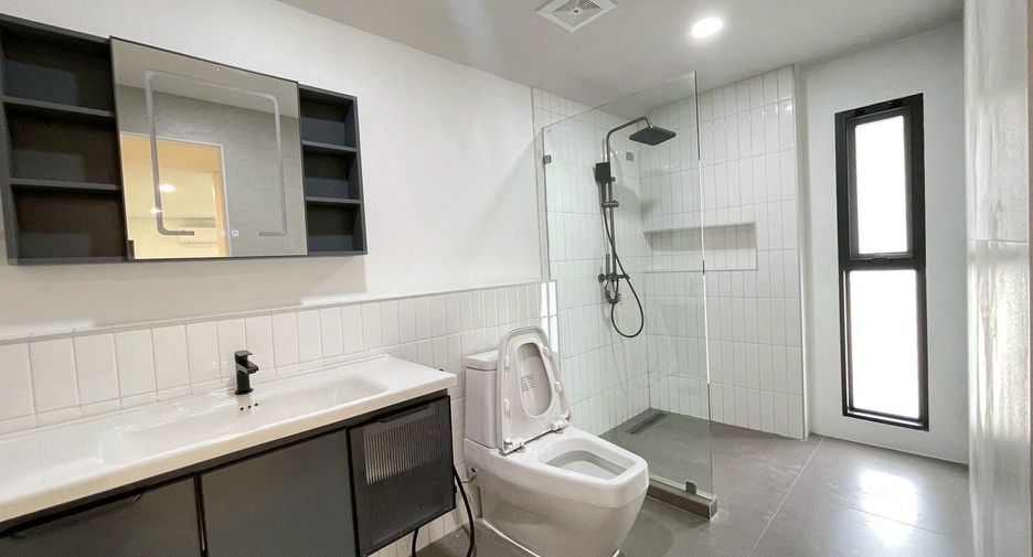 For sale 3 bedrooms house in Prawet, Bangkok
