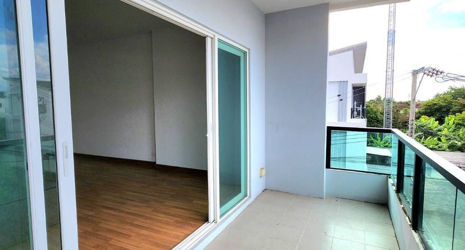 For sale 3 ベッドルーム townhouse in Bang Khen, Bangkok
