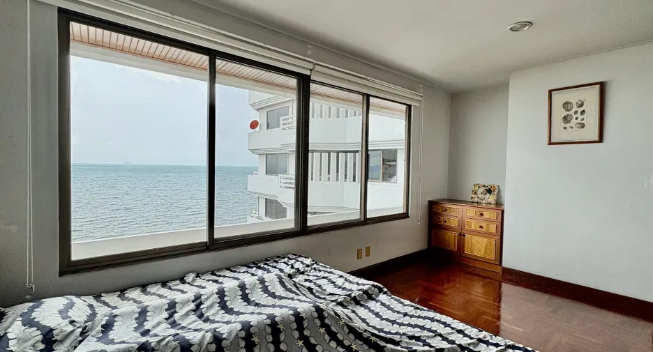 Condo en venta de 3 habitaciones en Sattahip, Chonburi