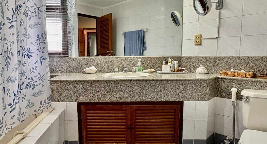 Condo en venta de 3 habitaciones en Sattahip, Chonburi