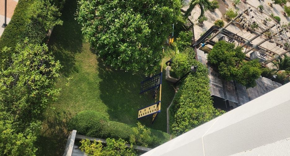 For sale 4 bedrooms condo in Sathon, Bangkok