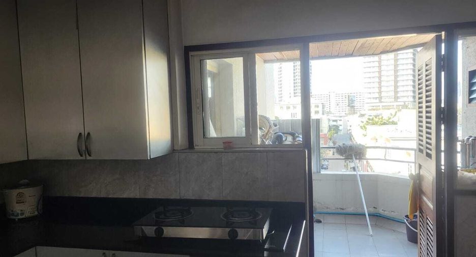For sale 4 bedrooms condo in Sathon, Bangkok