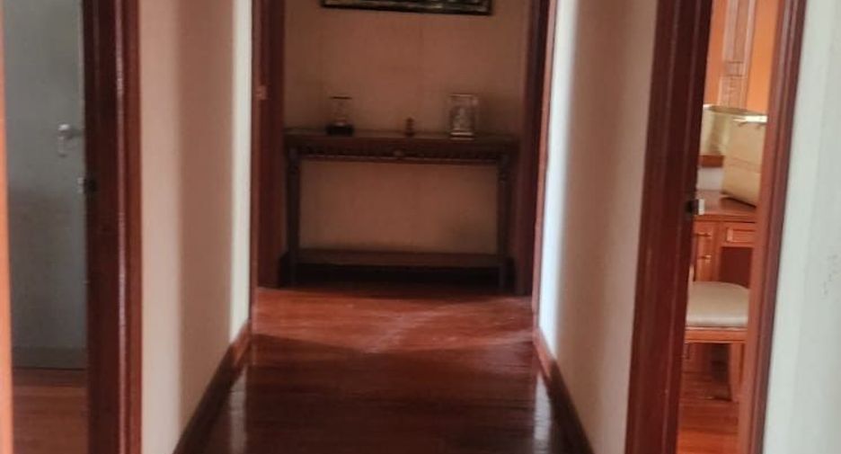 For sale 4 bedrooms condo in Sathon, Bangkok