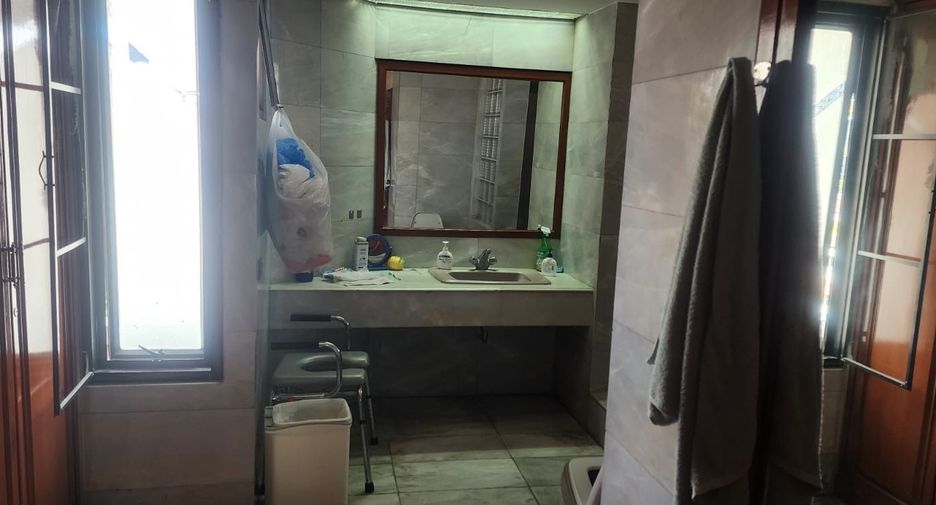 For sale 4 bedrooms condo in Sathon, Bangkok