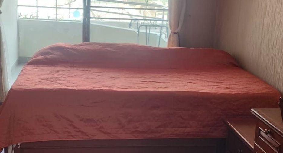 For sale 4 bedrooms condo in Sathon, Bangkok
