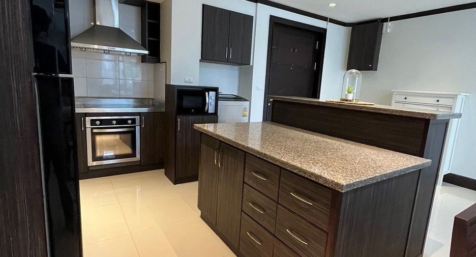 For rent 2 bedrooms apartment in Watthana, Bangkok