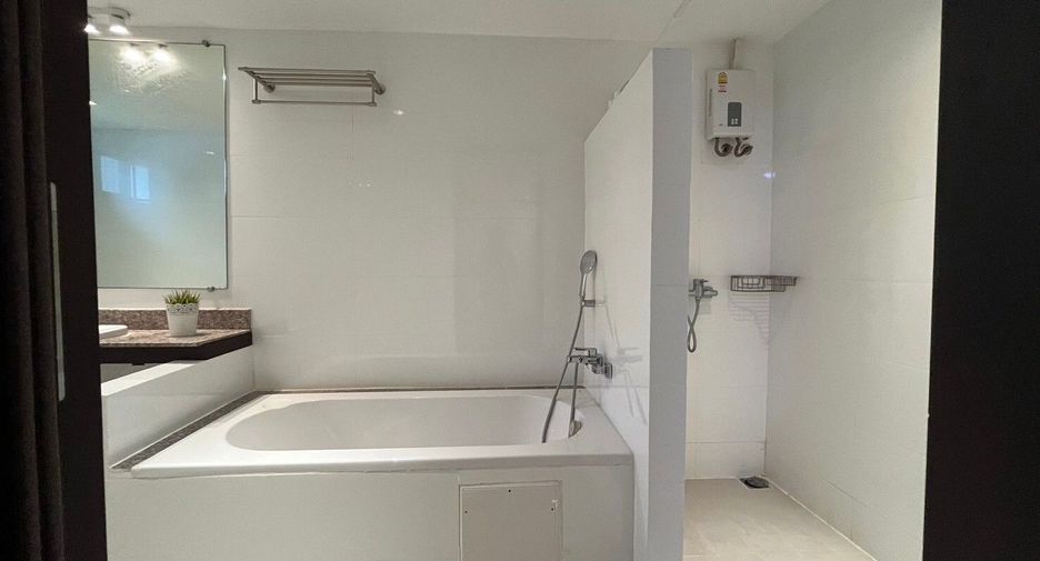 For rent 2 bedrooms apartment in Watthana, Bangkok
