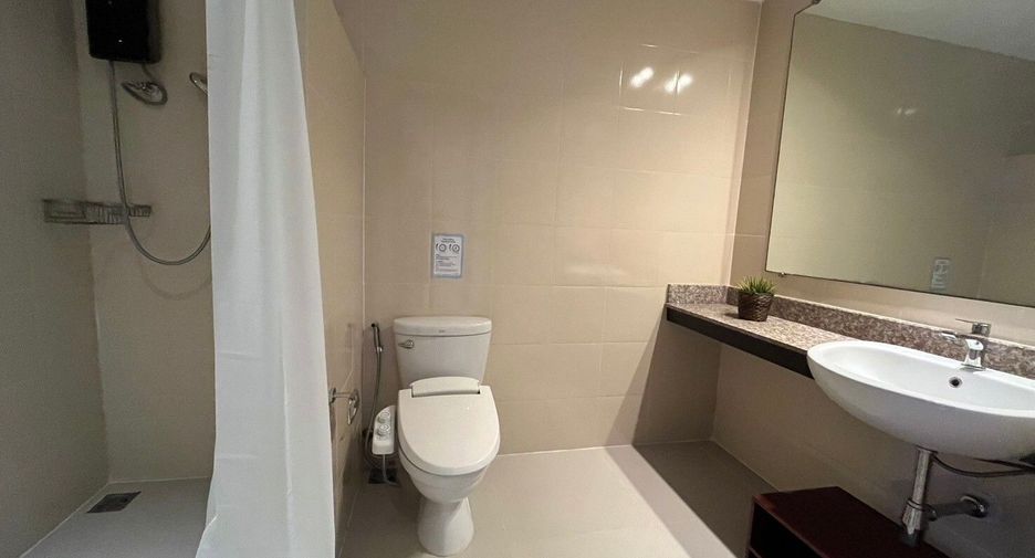 For rent 2 bedrooms apartment in Watthana, Bangkok