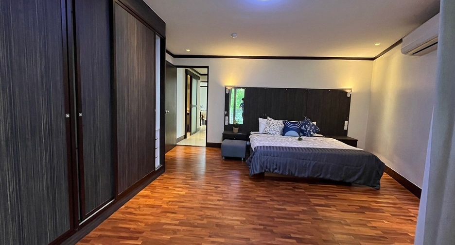 For rent 2 bedrooms apartment in Watthana, Bangkok