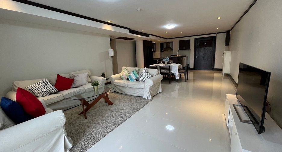 For rent 2 bedrooms apartment in Watthana, Bangkok