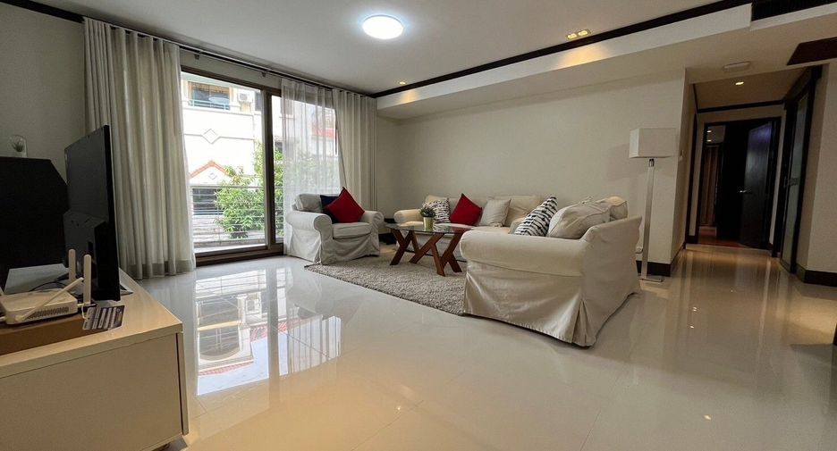 For rent 2 bedrooms apartment in Watthana, Bangkok