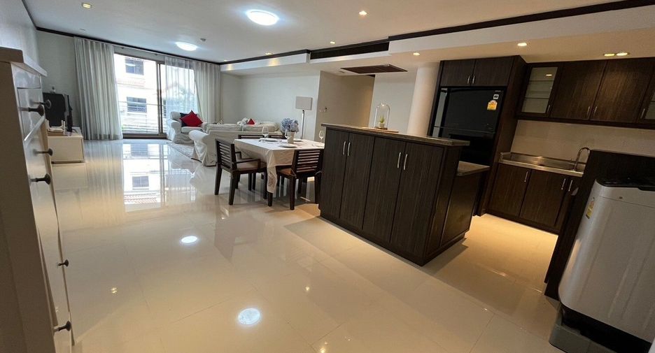 For rent 2 bedrooms apartment in Watthana, Bangkok