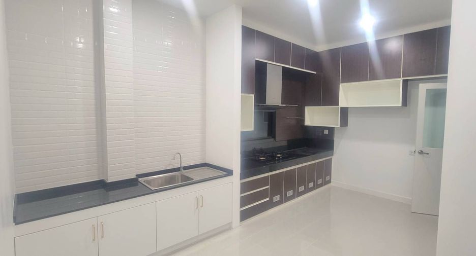 Haus zum Kauf und zur Miete mit 6 Zimmer in Lat Krabang, Bangkok