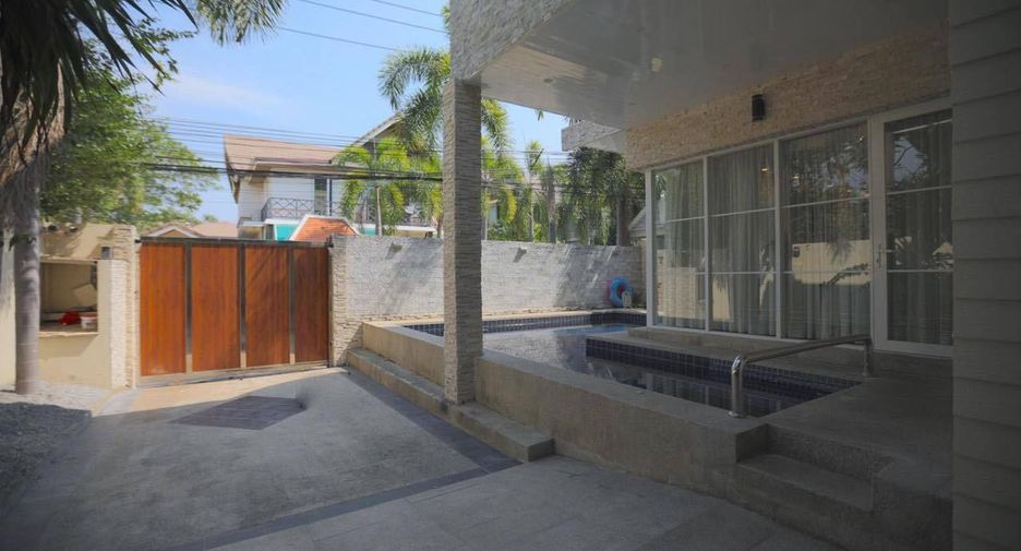 For sale 6 bedrooms villa in Bang Lamung, Chonburi