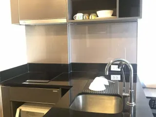 Condo en alquiler de 1 habitaciones en Khlong San, Bangkok
