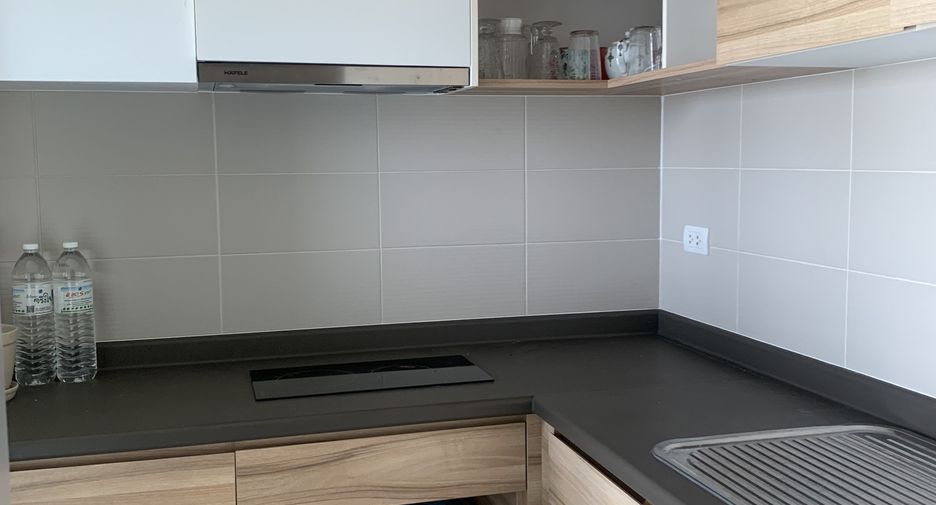 For rent 2 bedrooms condo in Yan Nawa, Bangkok