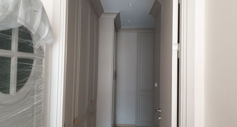 For sale 2 bedrooms condo in Phaya Thai, Bangkok