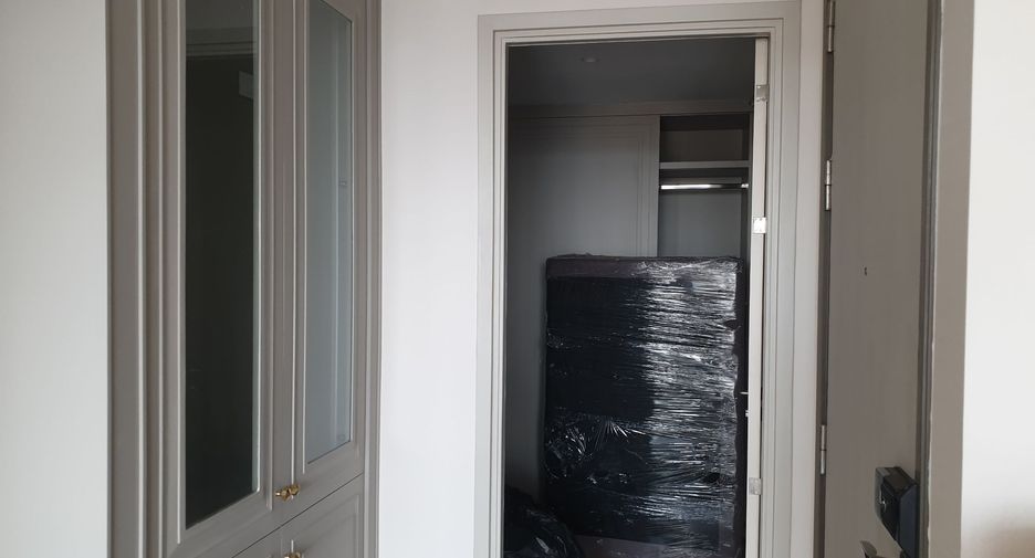 For sale 2 bedrooms condo in Phaya Thai, Bangkok