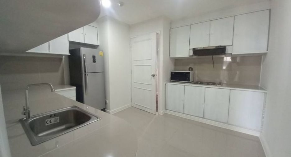ให้เช่า 2 ห้องนอน คอนโด ใน วัฒนา, กรุงเทพฯ