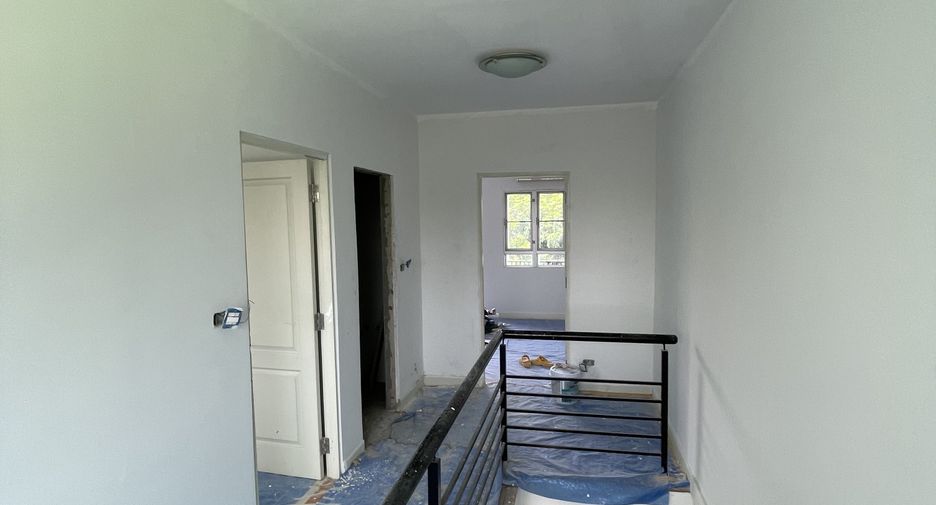 Haus zur Miete mit 3 Zimmer in Bang Khun Thian, Bangkok