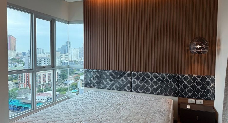 For sale 1 bed condo in Phaya Thai, Bangkok