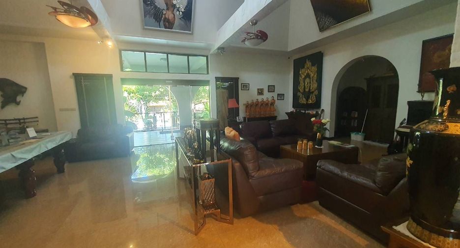 For sale and for rent 4 bedrooms house in Bang Lamung, Chonburi