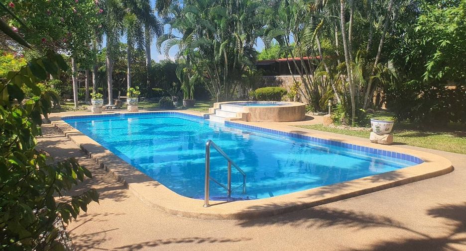 For sale and for rent 4 bedrooms house in Bang Lamung, Chonburi