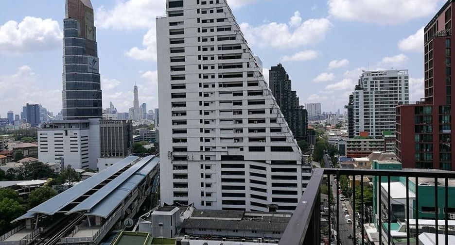 For rent 2 bedrooms condo in Phaya Thai, Bangkok