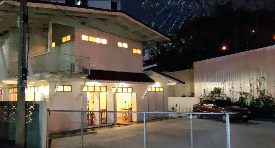 For sale and for rent 7 bedrooms house in Ratchathewi, Bangkok