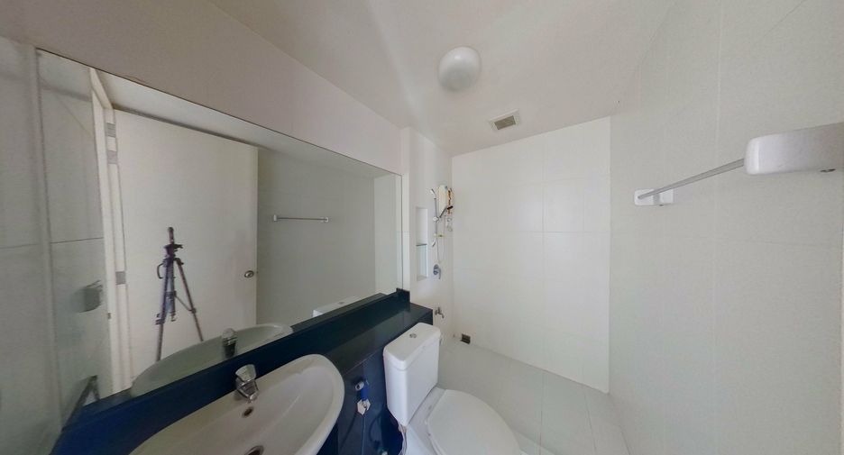 For rent 2 bedrooms condo in Thon Buri, Bangkok