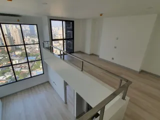À vendre 1 chambre condo à Sathon, Bangkok