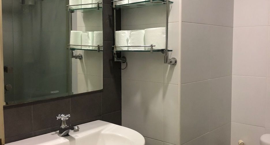 For rent 1 bed condo in Phra Khanong, Bangkok