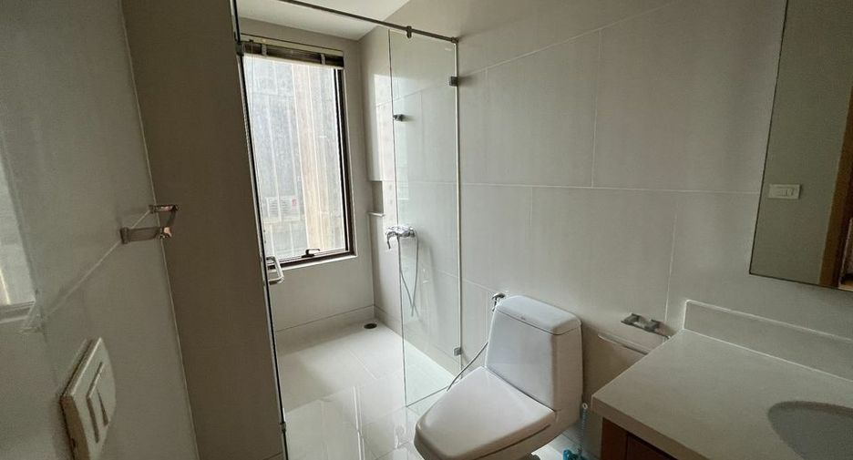 For rent 3 ベッドルーム condo in Khlong Toei, Bangkok