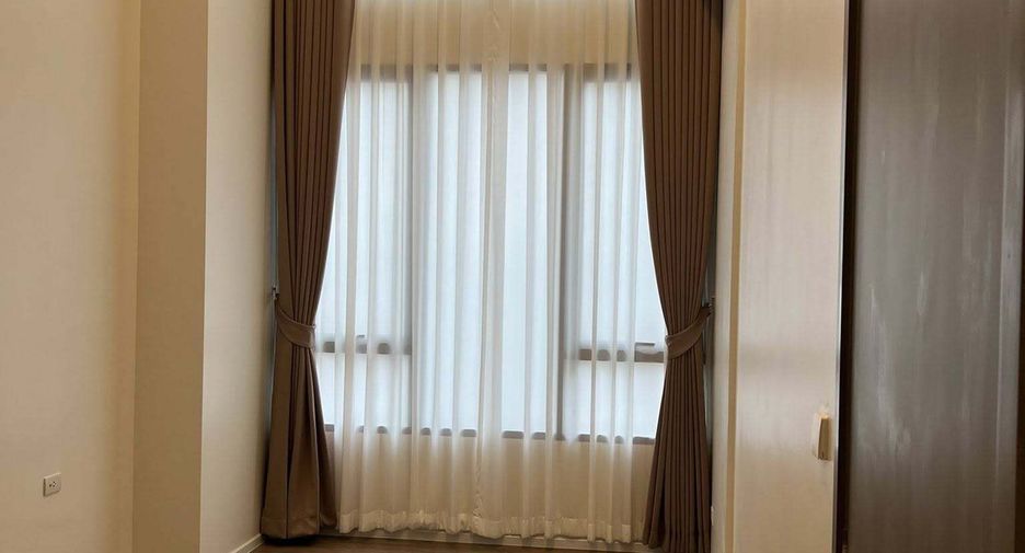 For sale 3 bedrooms condo in Huai Khwang, Bangkok