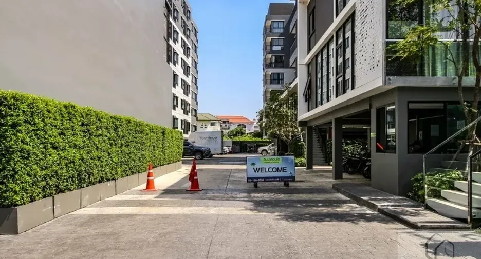 For sale studio condo in Wang Thonglang, Bangkok