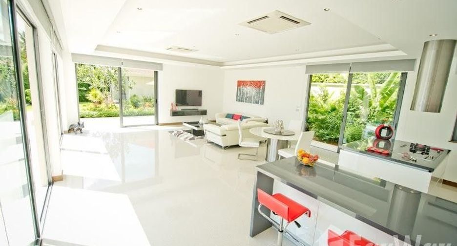 For sale and for rent 4 bedrooms villa in Bang Lamung, Chonburi