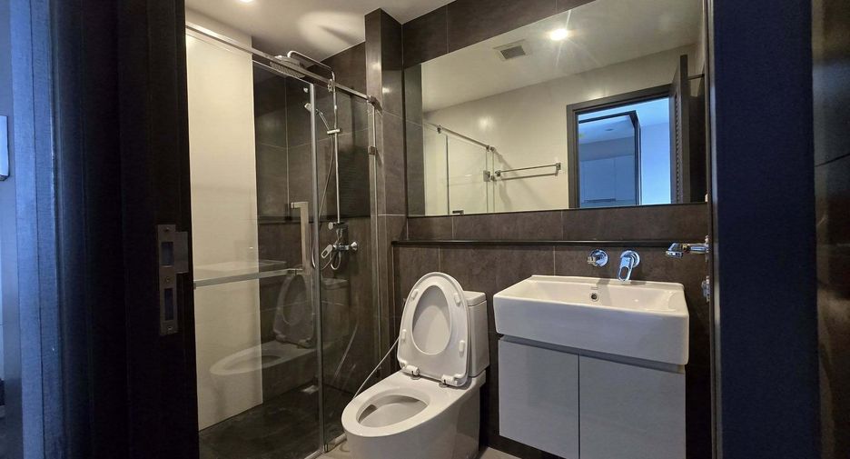 For rent 2 bedrooms condo in Bang Phlat, Bangkok