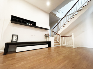 Casa adosada en venta de 3 habitaciones en Prawet, Bangkok