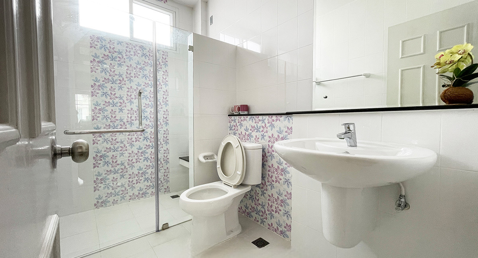 For sale 3 bedrooms townhouse in Prawet, Bangkok
