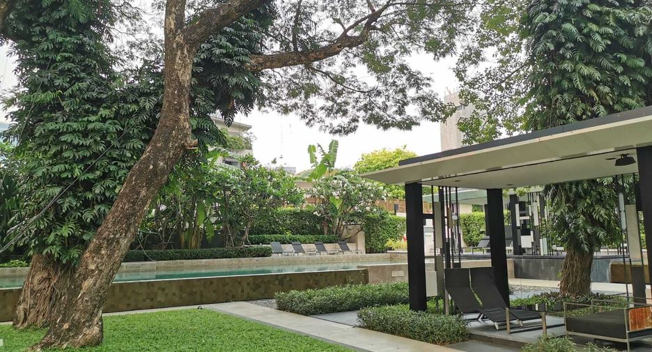 For rent 2 bedrooms condo in Watthana, Bangkok